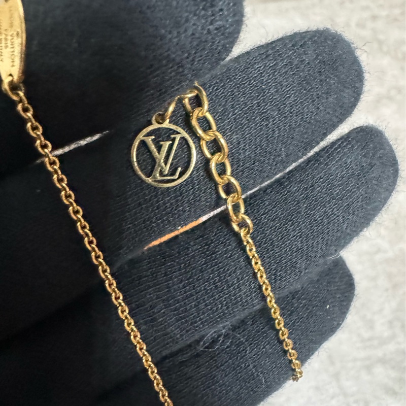 正品Lv 經典v型項鍊-6