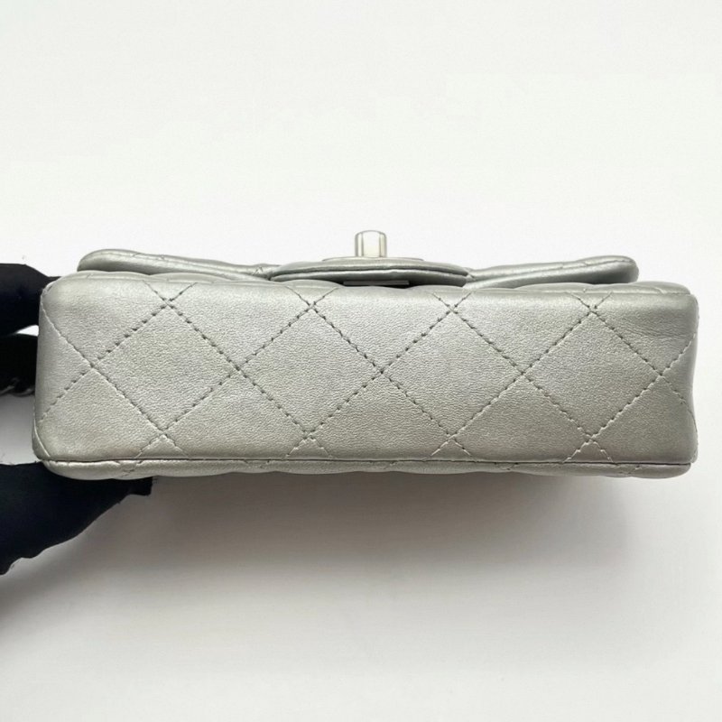 CHANEL 太空銀 Cf mini肩背斜背鏈條包17*10*4.5 98新配件塵袋-5
