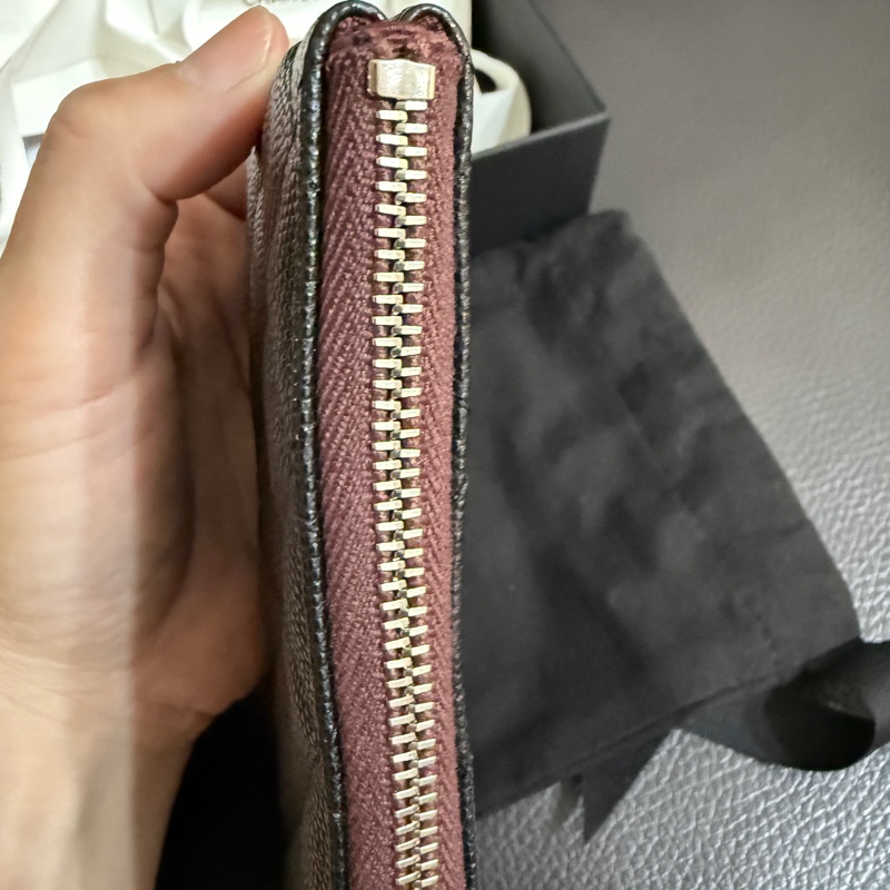 CHANEL 萬用一字黑銀拉鏈零錢包 短夾 卡包 *欲詢問商品注意禮貌 我不一定要賣妳 說聲 請問 謝謝 並不難*-10