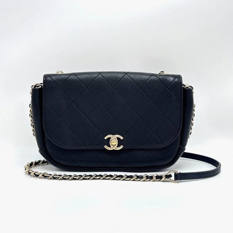 CHANEL 黑色金扣肩背斜背馬鞍包 20*15*4.5 98新配件塵袋-0