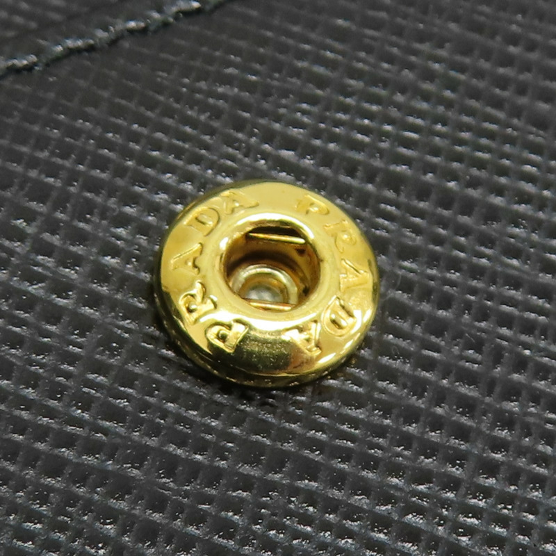 黑色牛皮 扣式短夾【PRADA 普拉達】-18