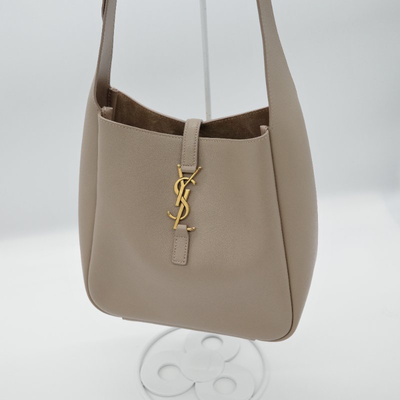 超級新₍•ʚ•₎•ʚ•₎•ʚ•₎【CP 精選🌟小編推薦】Saint Laurent 聖羅蘭 Le 5 À 7 小型 大象灰 牛皮 Hobo Bag 單肩包-1