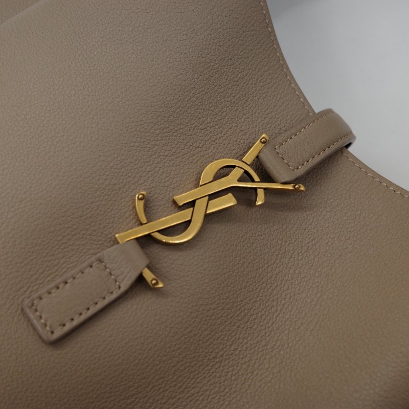 超級新₍•ʚ•₎•ʚ•₎•ʚ•₎【CP 精選🌟小編推薦】Saint Laurent 聖羅蘭 Le 5 À 7 小型 大象灰 牛皮 Hobo Bag 單肩包-13