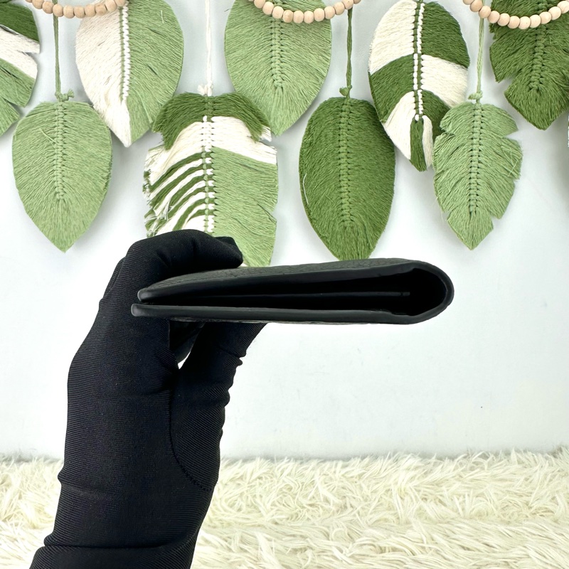 LV Brazza 黑色真皮壓紋長銀包 晶片款-2