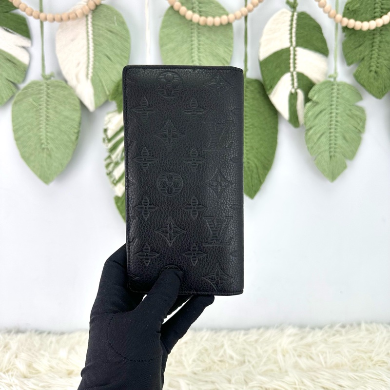 LV Brazza 黑色真皮壓紋長銀包 晶片款-3