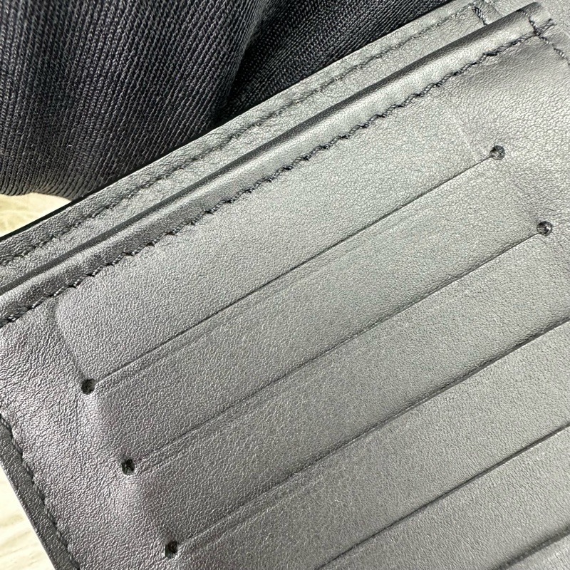 LV Brazza 黑色真皮壓紋長銀包 晶片款-9