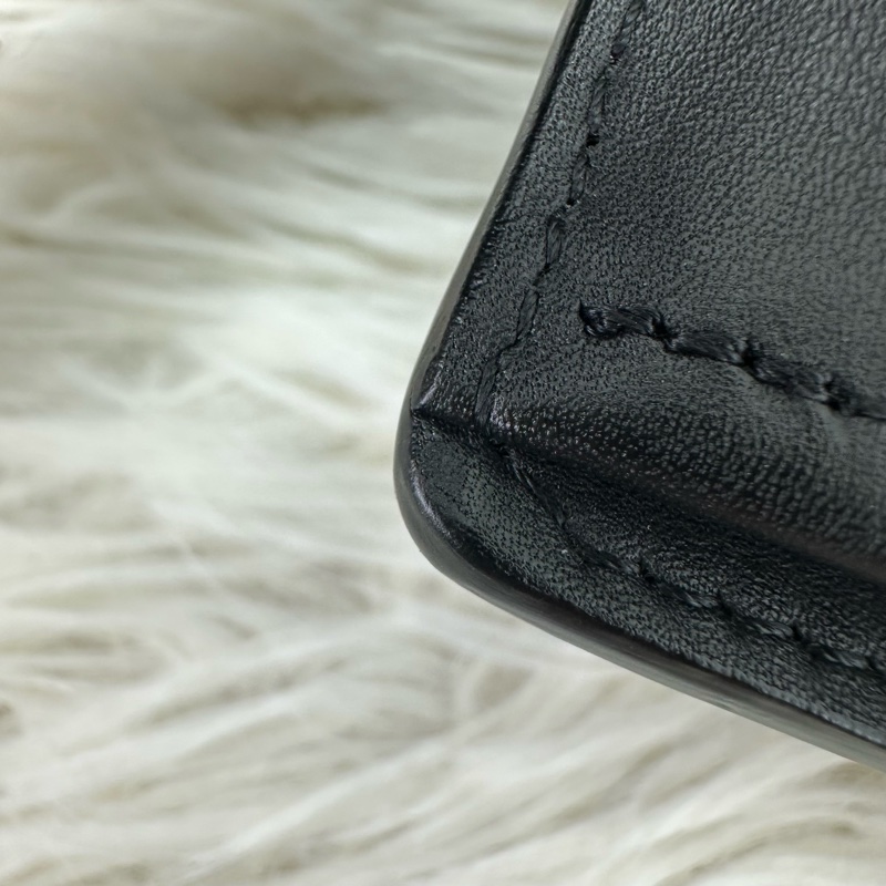 LV Brazza 黑色真皮壓紋長銀包 晶片款-11