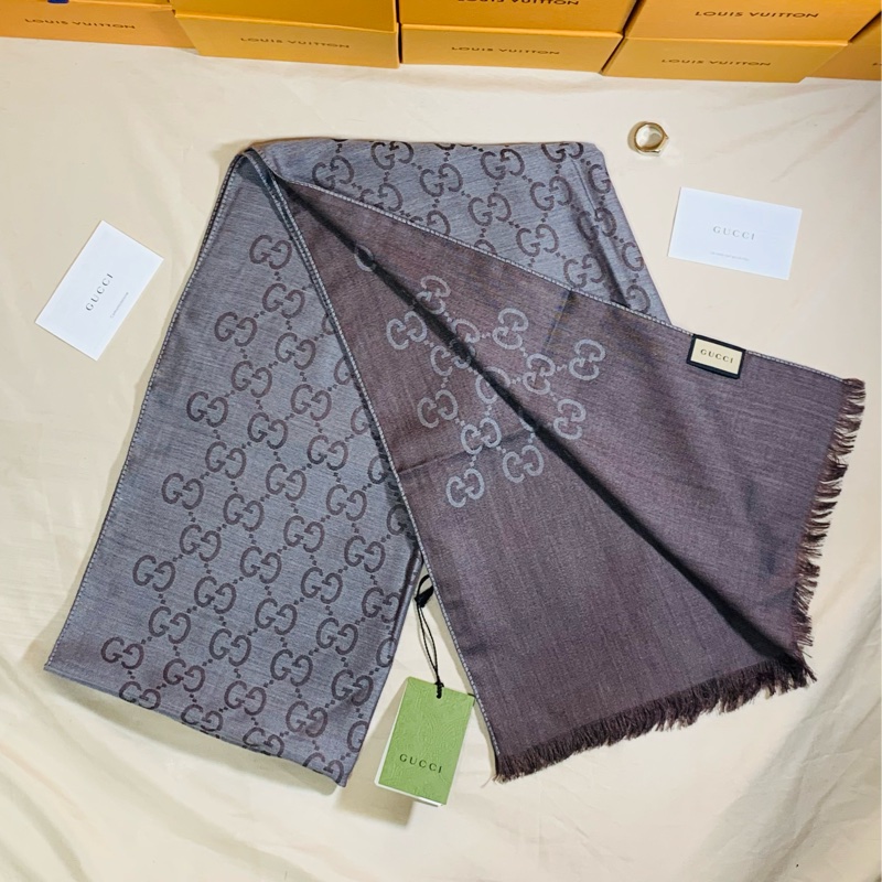 ‼️全台最甜 全新未用 Gucci 古馳 深灰老花滿版雙色圍巾 披肩-0