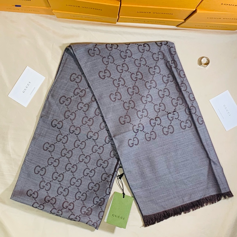 ‼️全台最甜 全新未用 Gucci 古馳 深灰老花滿版雙色圍巾 披肩-2