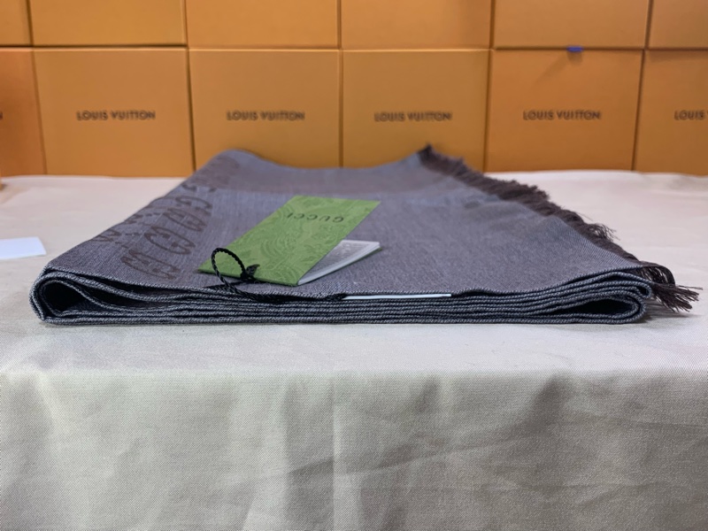 ‼️全台最甜 全新未用 Gucci 古馳 深灰老花滿版雙色圍巾 披肩-7