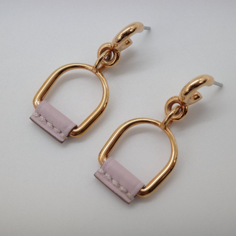 Hermès 愛馬仕 櫻花粉 牛皮 馬鞍釦 耳環-1