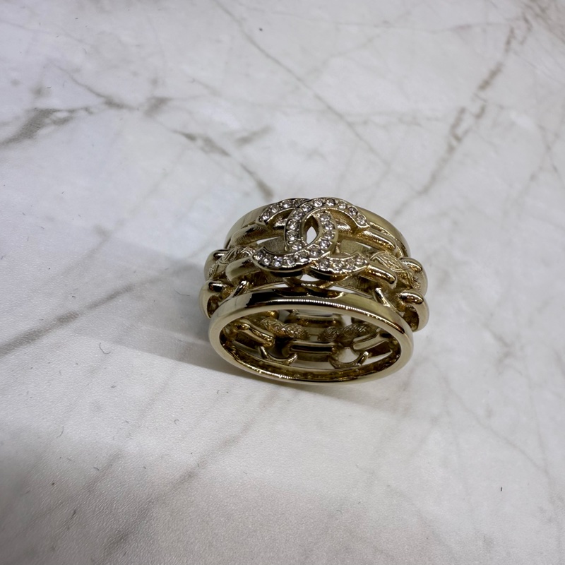 CHANEL銀色水鑽雙C鍊條造型戒指 52-4