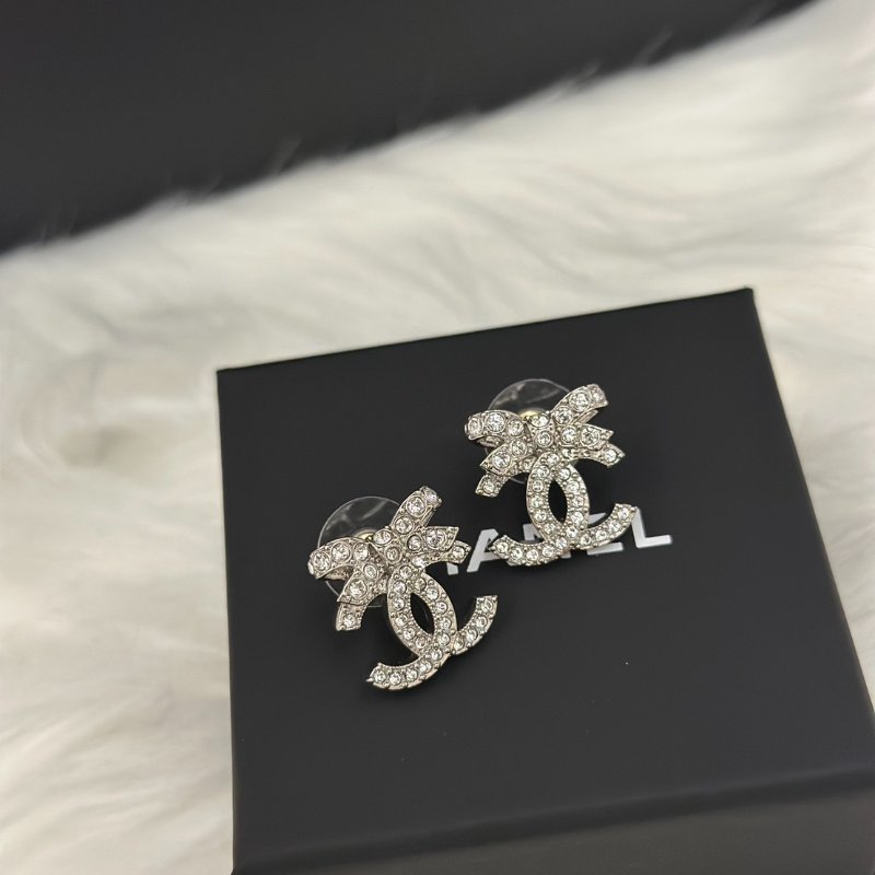CHANEL 23S蝴蝶結雙C水鑽耳環-6