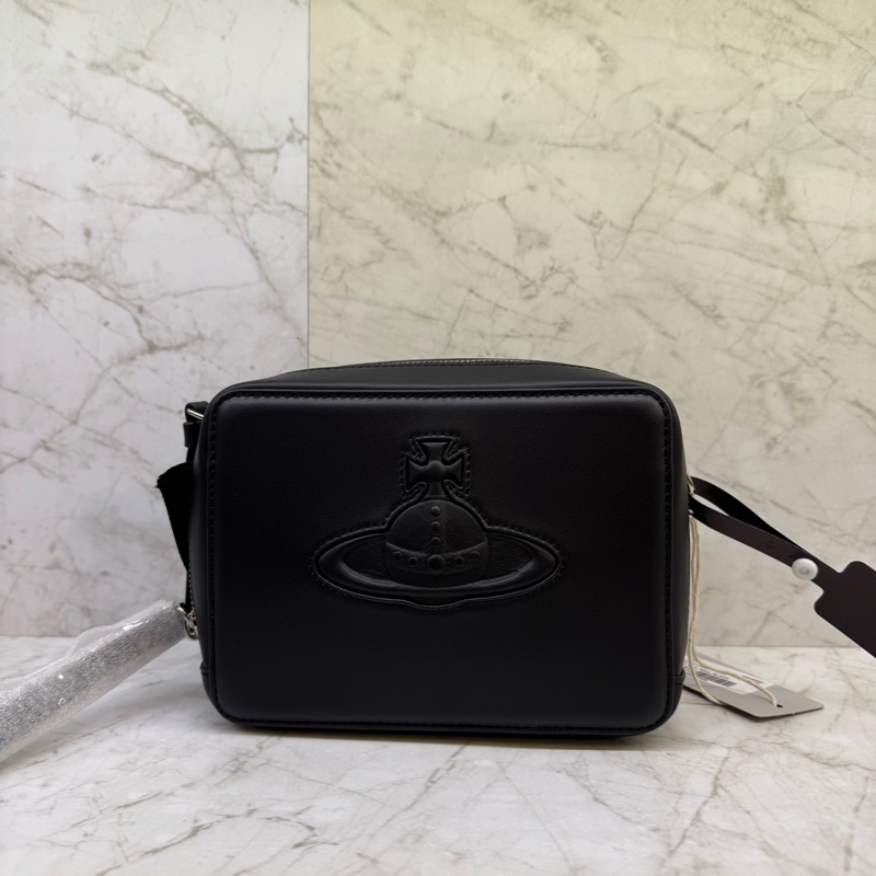 VIVIENNE WESTWOOD黑色全皮星球LOG0相機包-0