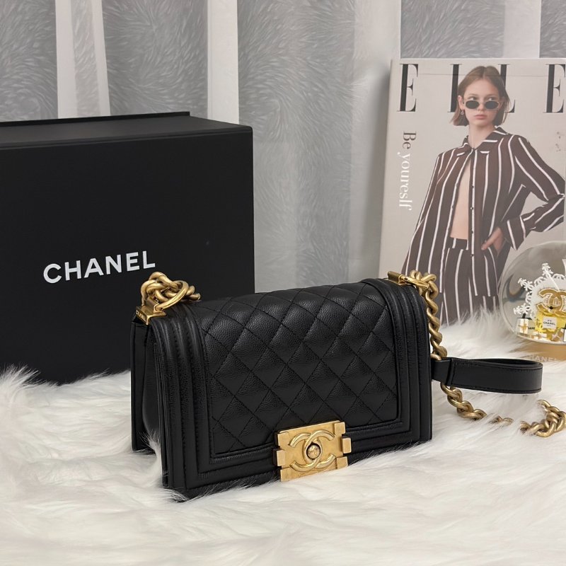 CHANEL Boy20 粒面牛皮口蓋包 - 黑金-2