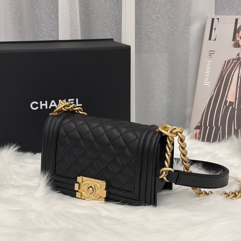 CHANEL Boy20 粒面牛皮口蓋包 - 黑金-3