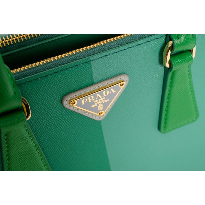 Prada小型Galleria2023年限量版殺手包-3