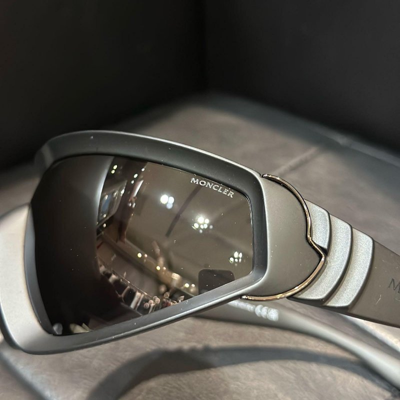 💎Han's house精品服飾💎 MONCLER 墨鏡 太陽眼鏡 無度數 現貨 原價12100-5
