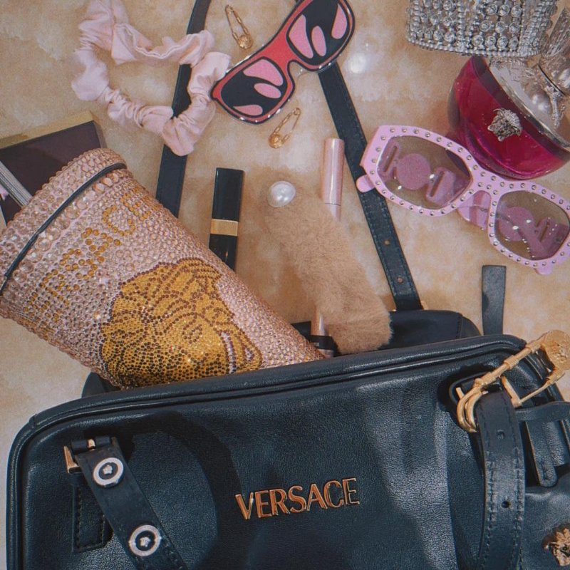 💎Han's house精品服飾💎VERSACE 凡賽斯 女神頭 頂級黑牌 水鑽 保溫 杯 粉 現貨 原價 38000-2