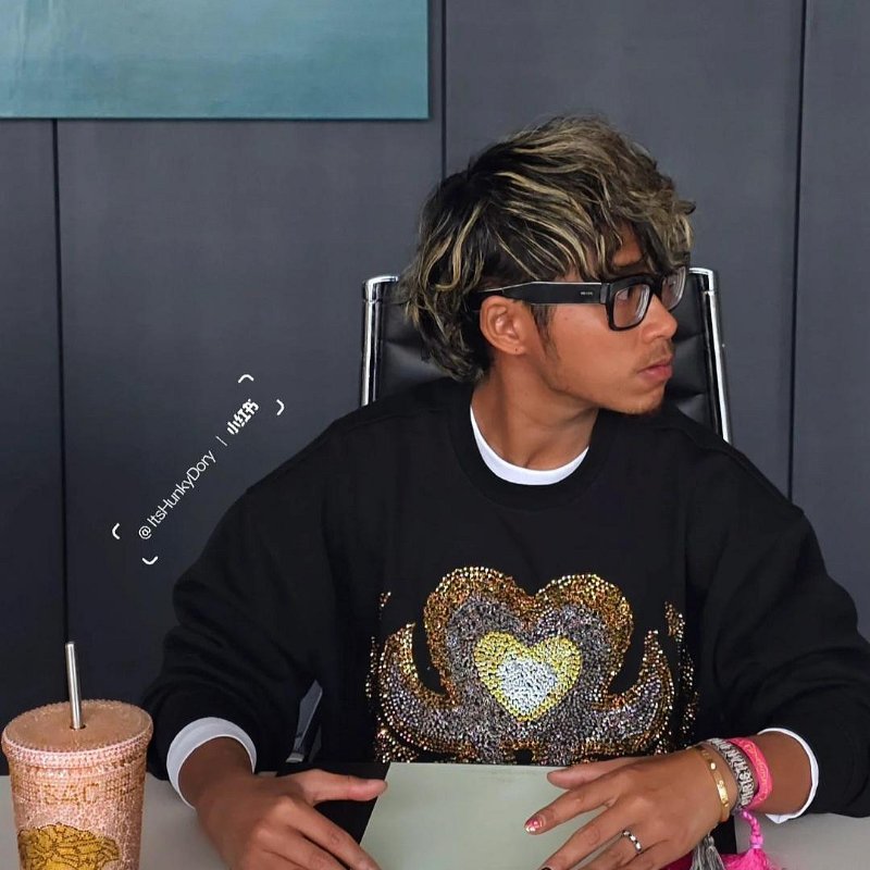 💎Han's house精品服飾💎VERSACE 凡賽斯 女神頭 頂級黑牌 水鑽 保溫 杯 粉 現貨 原價 38000-3