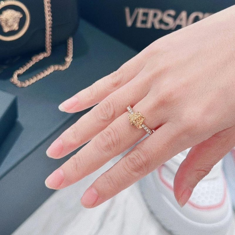 💎Han's house精品服飾💎VERSACE 凡賽斯 女王頭 戒指 意大利製 現貨 原價10500-5