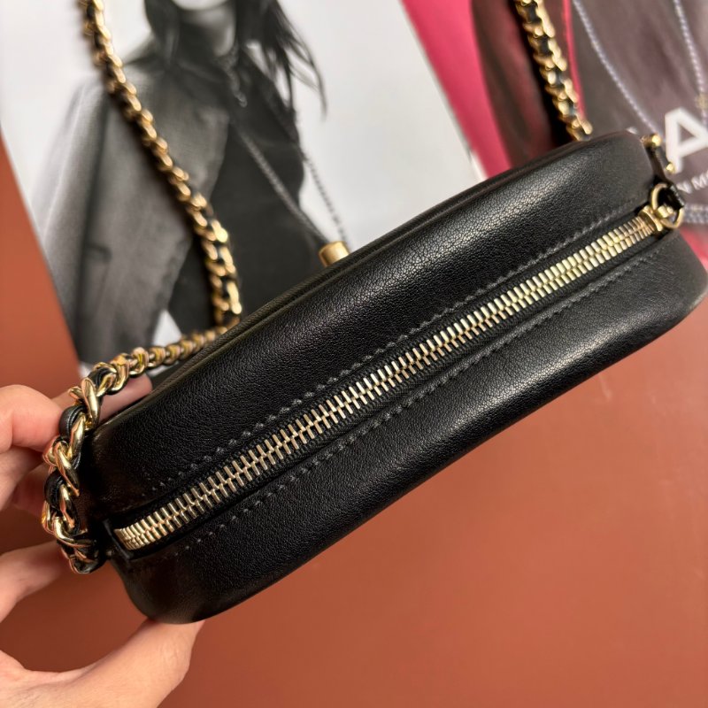 ::CHANEL:: AS0140 黑色旋轉雙C LOGO 相機包 斜背包-3