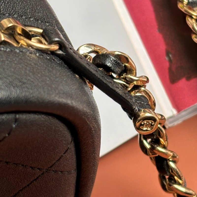 ::CHANEL:: AS0140 黑色旋轉雙C LOGO 相機包 斜背包-14