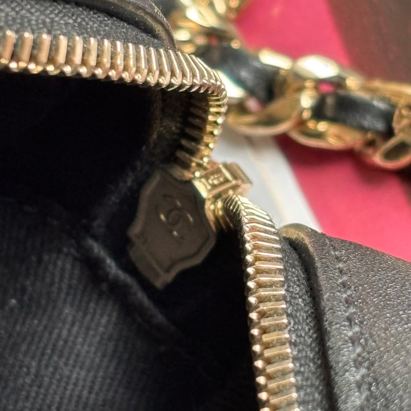 ::CHANEL:: AS0140 黑色旋轉雙C LOGO 相機包 斜背包-20