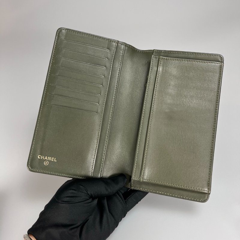 CHANEL BOY 黑拚綠對開長夾 22開-6