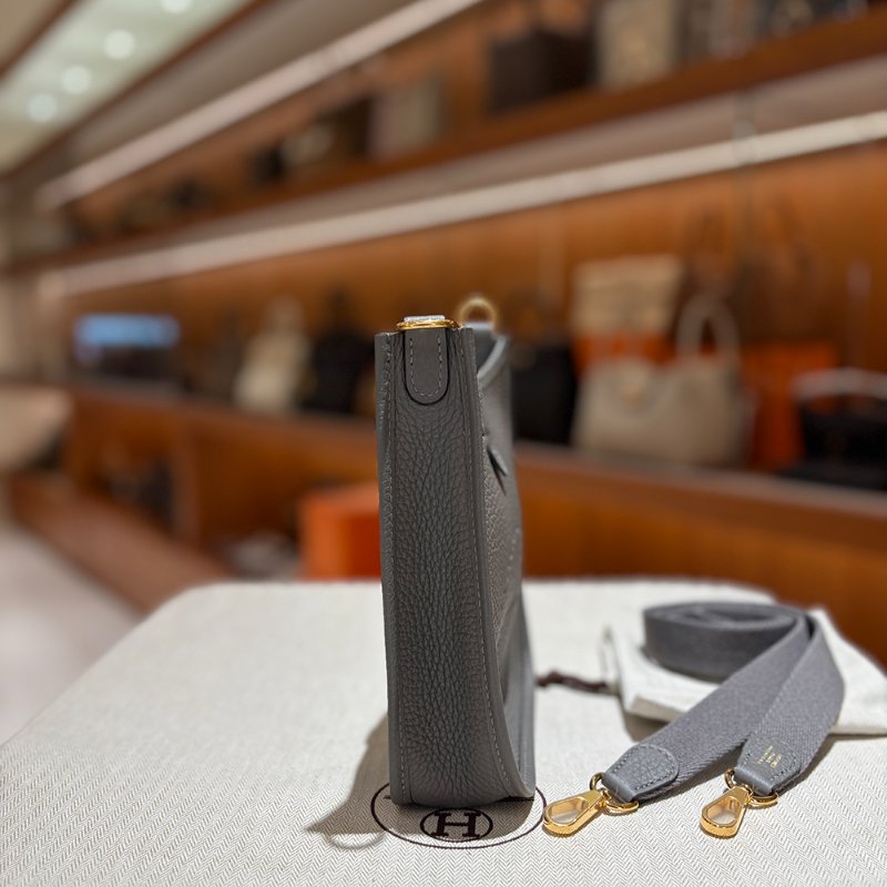 【現貨｜快速出貨】Hermès 愛馬仕 Evelyne 16 TPM 灰色金釦｜U刻2022年｜附盒附塵袋｜小號斜背包-2