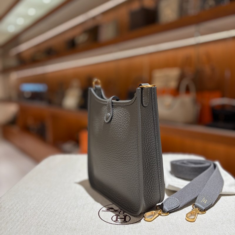 【現貨｜快速出貨】Hermès 愛馬仕 Evelyne 16 TPM 灰色金釦｜U刻2022年｜附盒附塵袋｜小號斜背包-3
