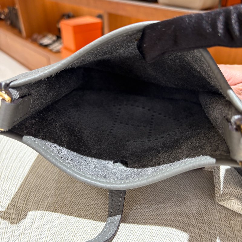 【現貨｜快速出貨】Hermès 愛馬仕 Evelyne 16 TPM 灰色金釦｜U刻2022年｜附盒附塵袋｜小號斜背包-8