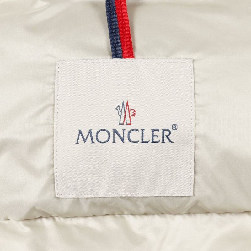 MONCLER AVOCETTE 羽絨服，帶帽拉鍊，尼龍材質，白色，3 碼，二手女款-2