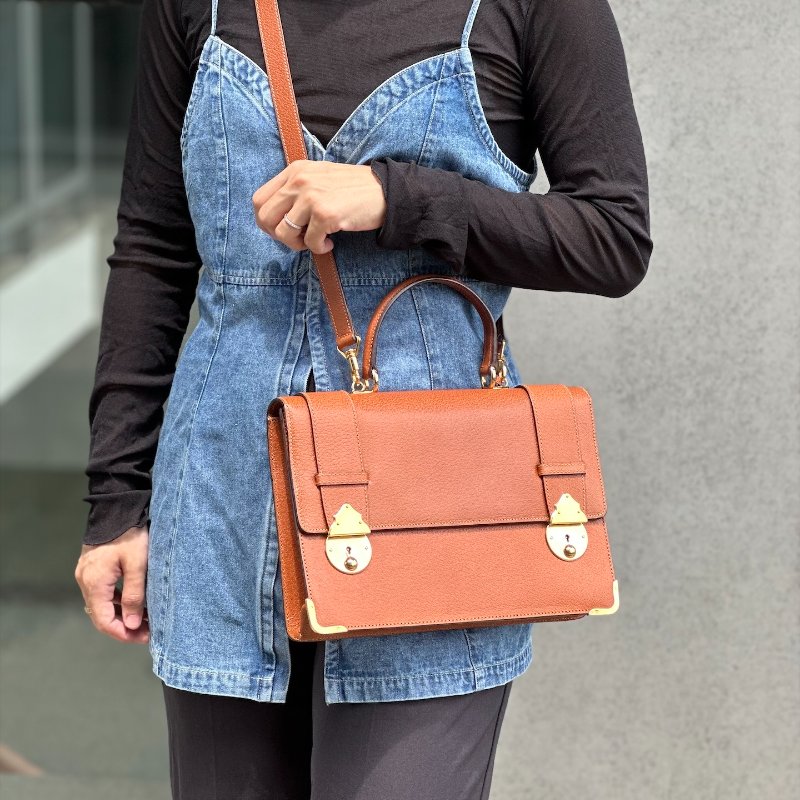 𝐆𝐔𝐂𝐂𝐈焦糖色金邊醫生包-1