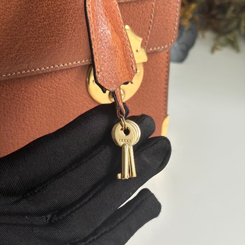 𝐆𝐔𝐂𝐂𝐈焦糖色金邊醫生包-17