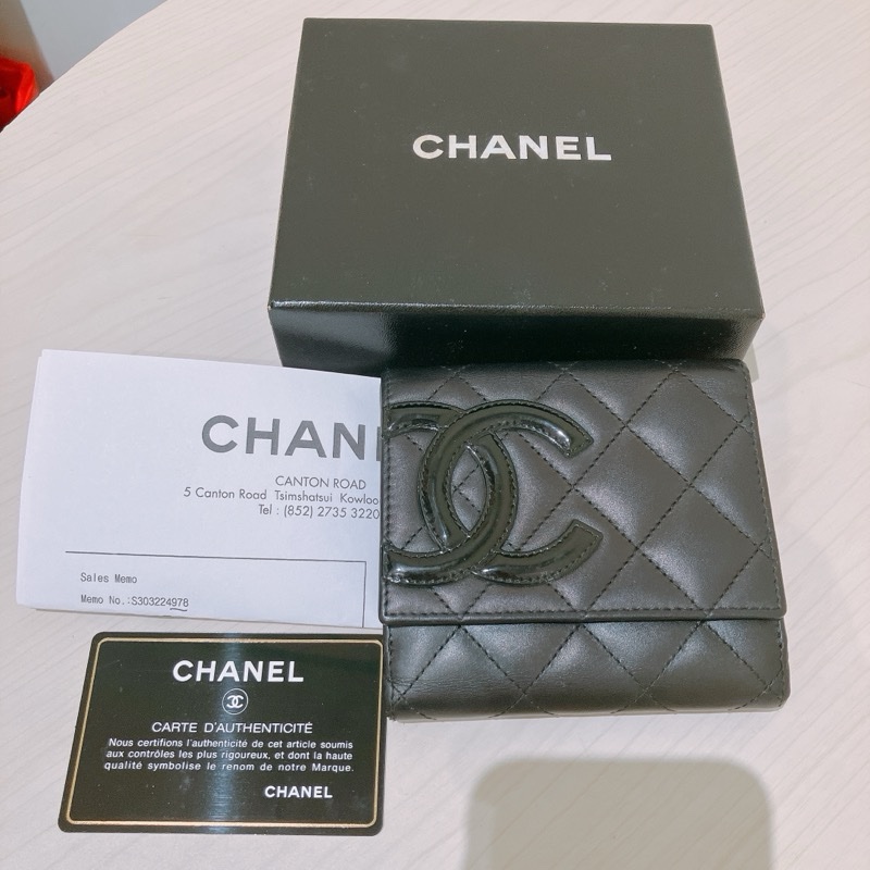 TK1883 Chanel 香奈兒大CC Logo小牛皮短皮夾 Cambon Calfskin Black Wallet-48