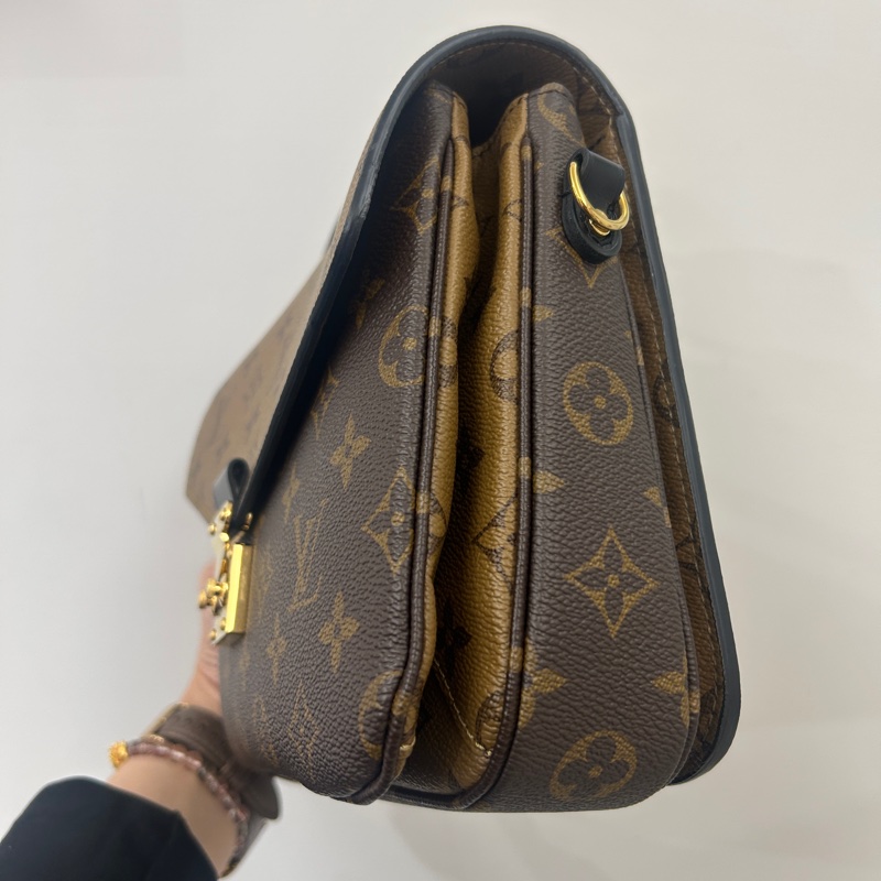 Lv 雙色原花 郵差包M44876-2