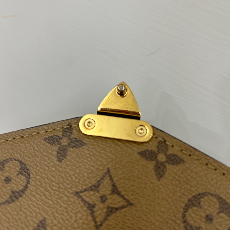 Lv 雙色原花 郵差包M44876-10