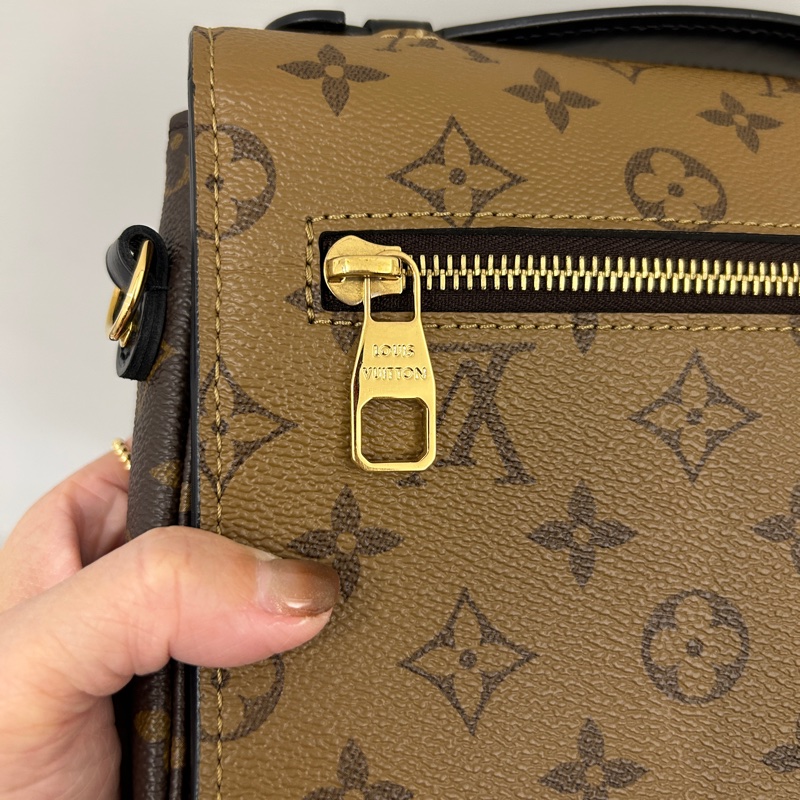 Lv 雙色原花 郵差包M44876-12