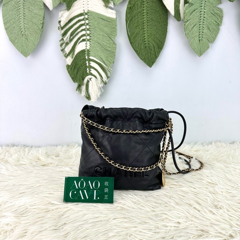 CHANEL So Black Mini 22 Bag 斜肩包 晶片款 2023年