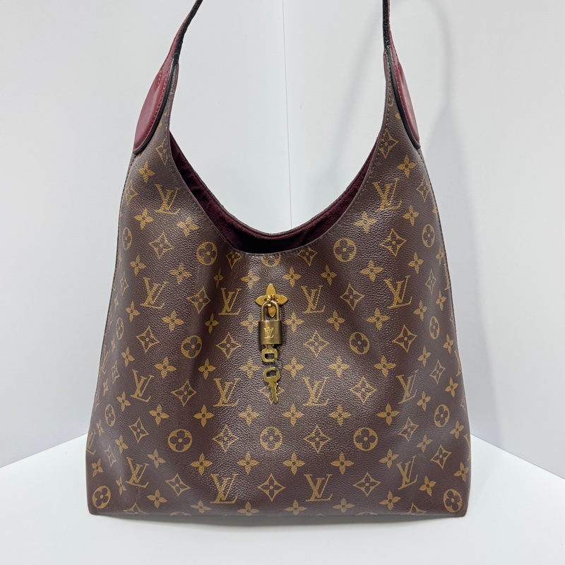 （絕美稀少🌹） LV Flower Hobo 限量發售 肩背包 專櫃11萬！-7