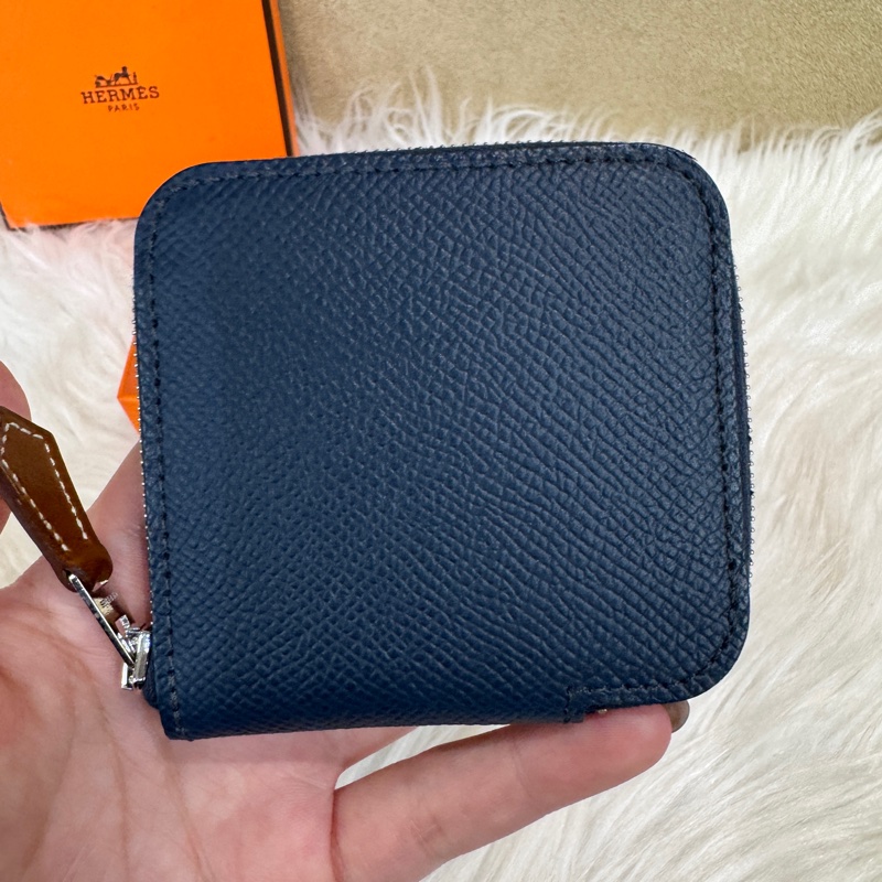 Hermes Silk In 普魯士藍Epson銀釦絲巾拉鍊零錢包 離櫃品-1