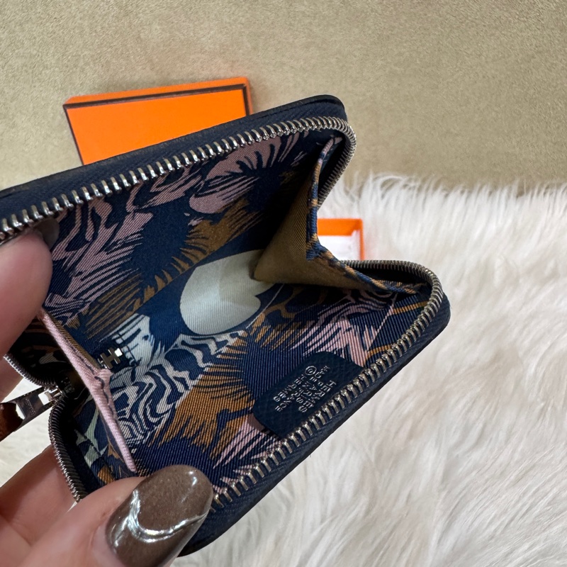 Hermes Silk In 普魯士藍Epson銀釦絲巾拉鍊零錢包 離櫃品-7