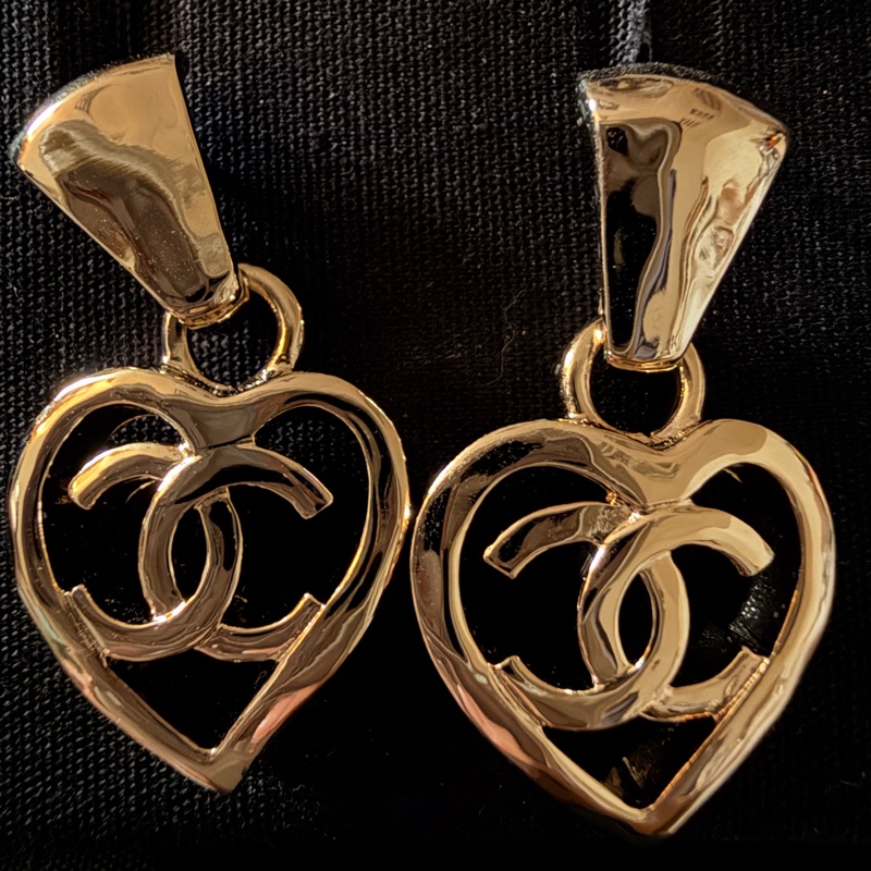 全新Chanel 22P爆款的愛心鏤空耳環-5