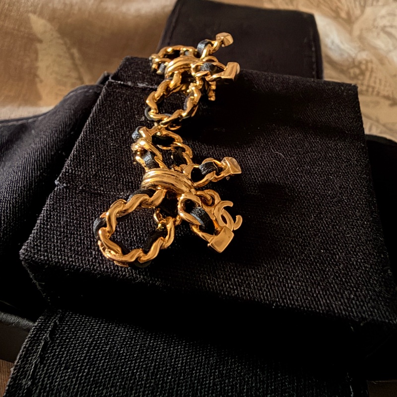 爆款全新Chanel 22A皮穿鍊蝴蝶結耳環-3