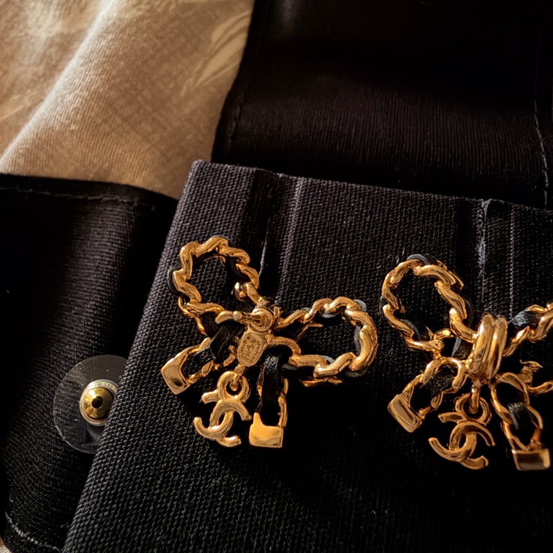 爆款全新Chanel 22A皮穿鍊蝴蝶結耳環-8