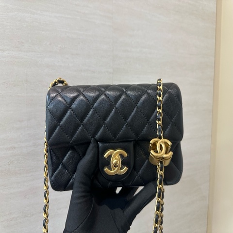 Chanel 黑羊皮菱格霧金雙C logo調節釦下蓋mini COCO20AS5759