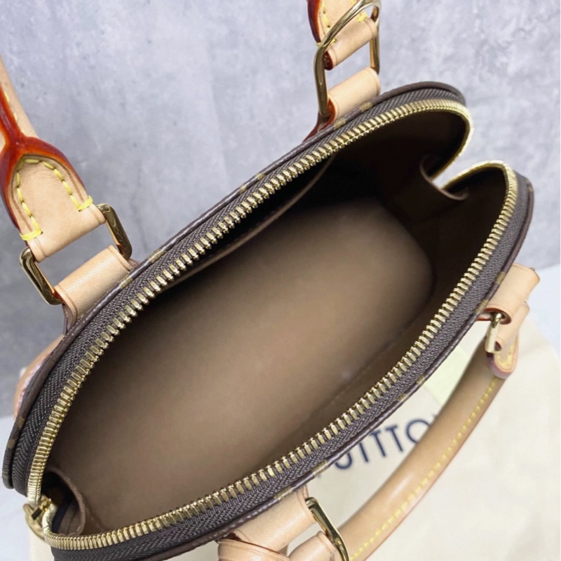 LV ALMA BB 貝殼包-7