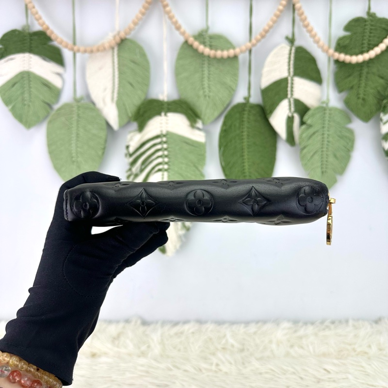 LV Mahina Zippy 黑色真皮壓紋長銀包 晶片款-5