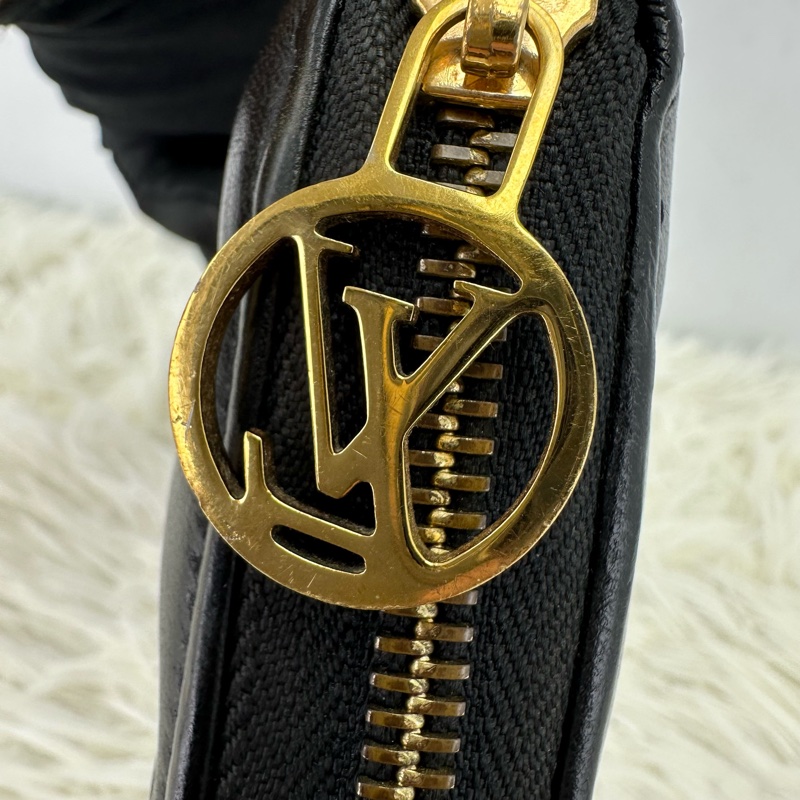 LV Mahina Zippy 黑色真皮壓紋長銀包 晶片款-8